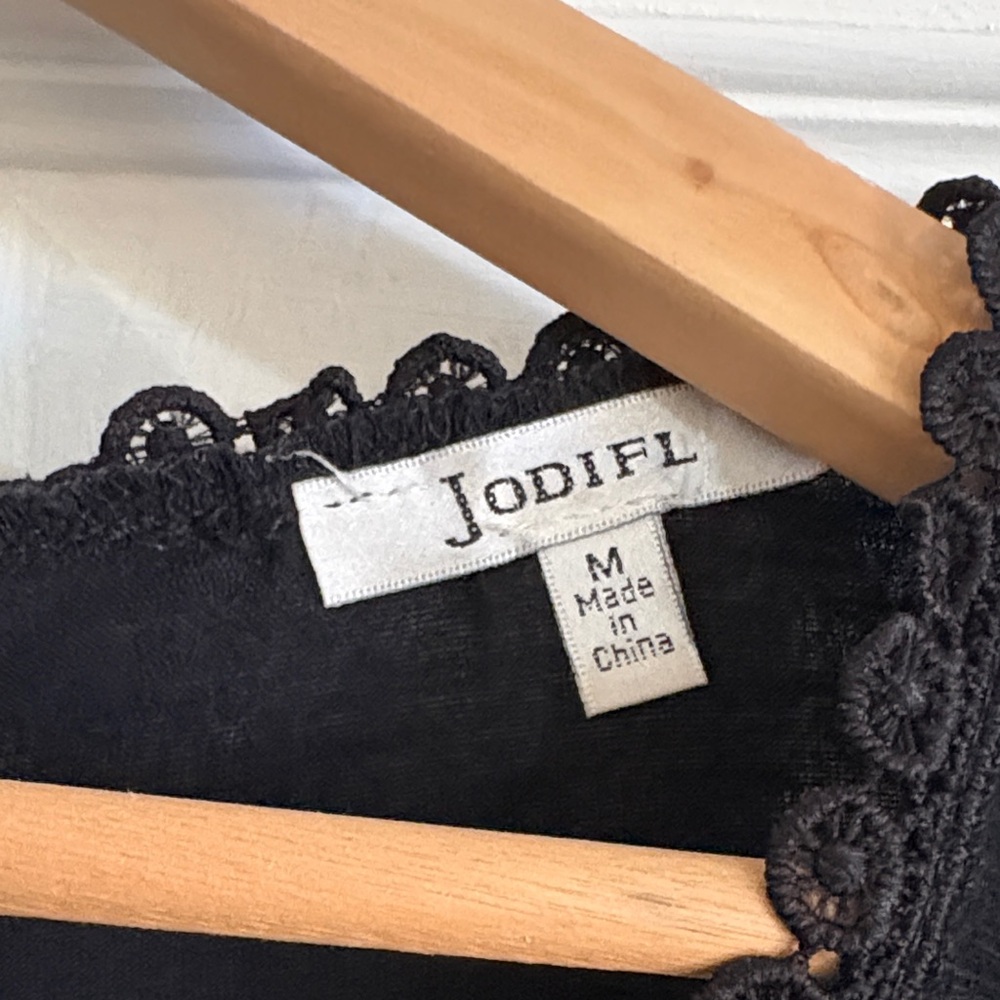 JODIFL Black Sleeveless Midi Dress - Picture 2 of 4